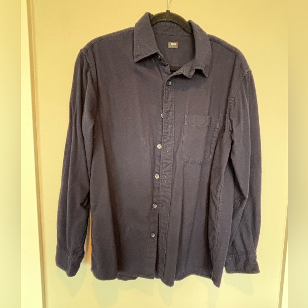 Uniqlo Women's Navy Flannel Button Down Shirt Large 056